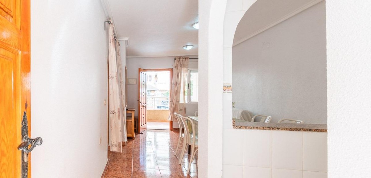 Sale - Apartment / flat -
Torrevieja - Nueva Torrevieja