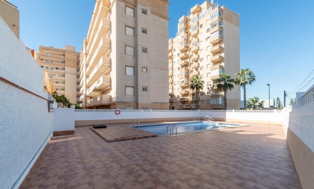 Sale - Apartment / flat -
Torrevieja - Nueva Torrevieja