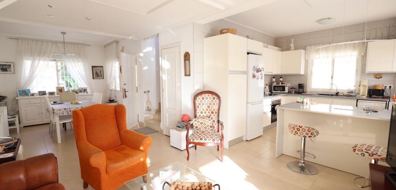 Sale - Villa -
Orihuela Costa - Playa Flamenca