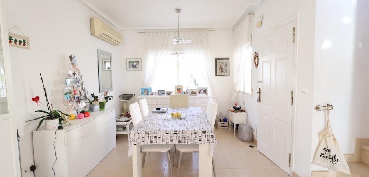 Venta - Villa -
Orihuela Costa - Playa Flamenca