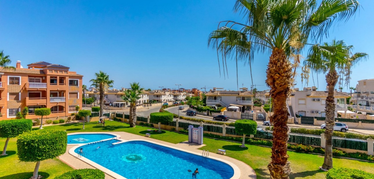 Sale - Apartment / flat -
Orihuela Costa - Villamartin