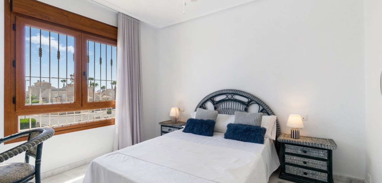 Venta - Apartamento / piso -
Orihuela Costa - Villamartin