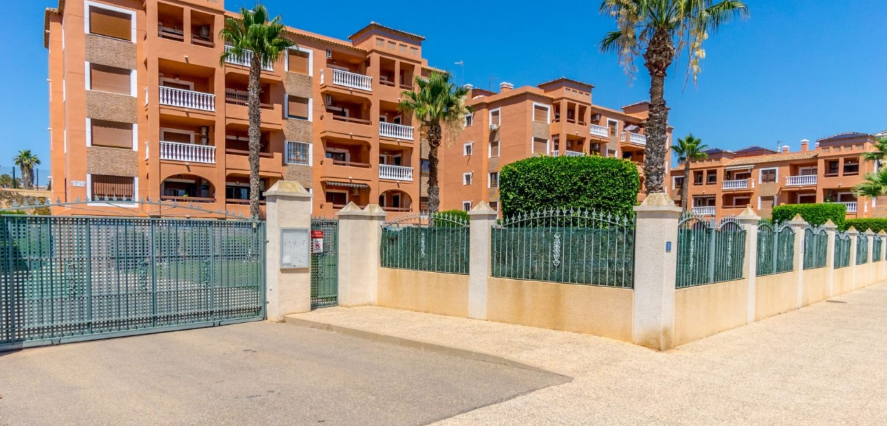 Sale - Apartment / flat -
Orihuela Costa - Villamartin