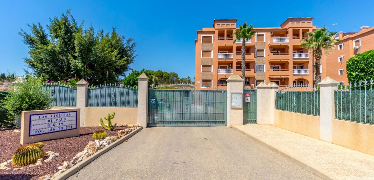 Sale - Apartment / flat -
Orihuela Costa - Villamartin