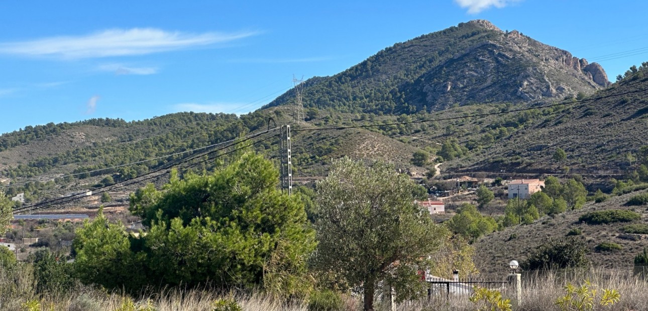 Herverkoop - Villa -
Hondón de los Fráiles