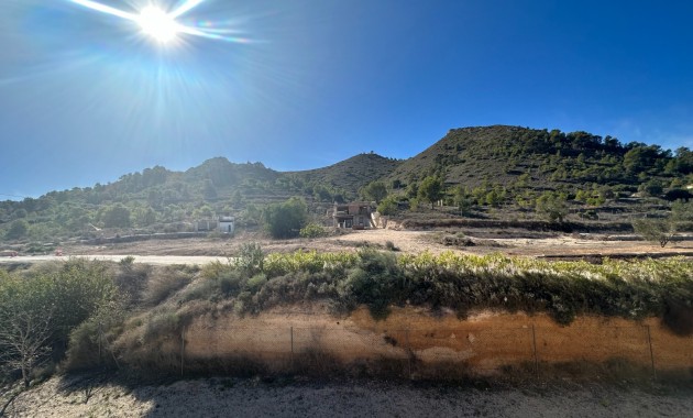 Herverkoop - Villa -
Hondón de los Fráiles