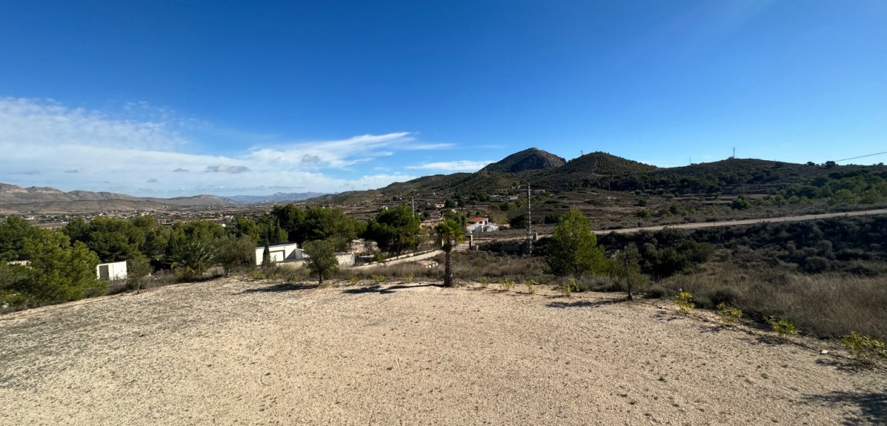 Herverkoop - Villa -
Hondón de los Fráiles