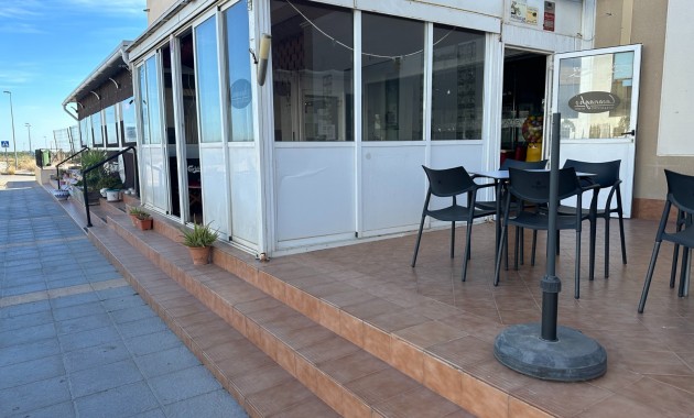 Herverkoop - Business for sale -
Orihuela - Entre Naranjos Vistabella