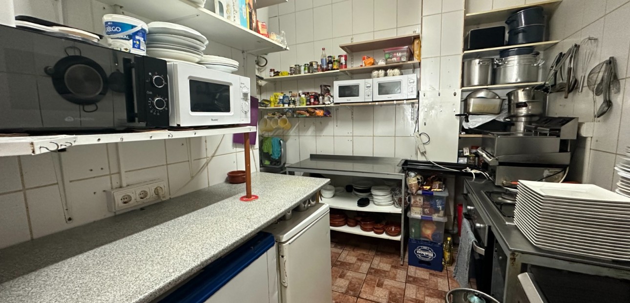 Herverkoop - Business for sale -
Orihuela - Entre Naranjos Vistabella