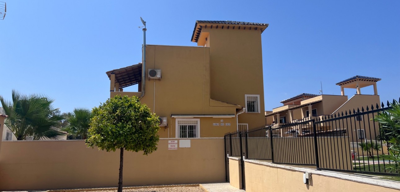 Venta - Adosado -
Orihuela - Villamartin