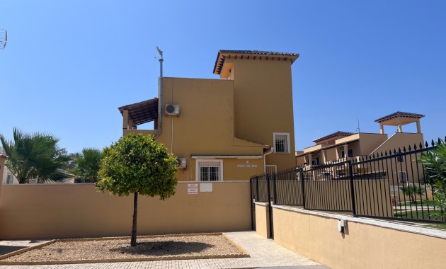 Venta - Adosado -
Orihuela - Villamartin