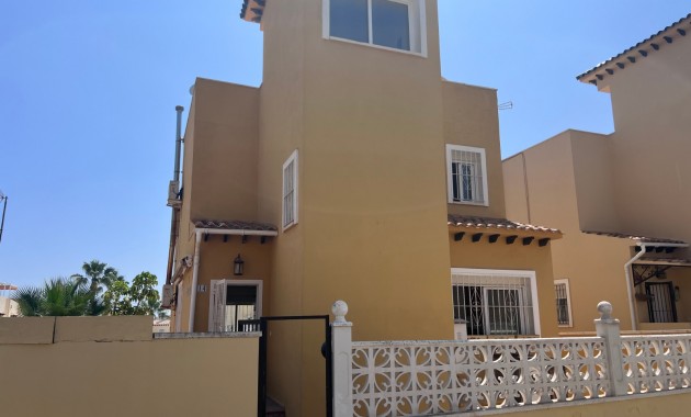 Sale - Townhouse -
Orihuela - Villamartin