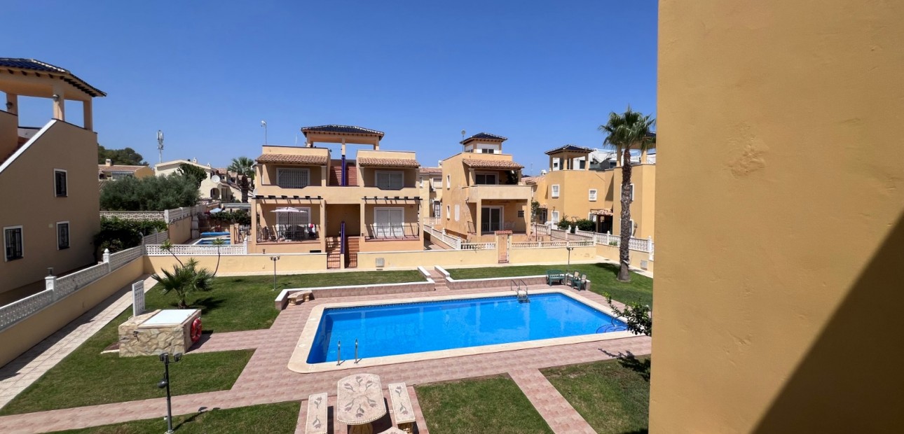 Sale - Townhouse -
Orihuela - Villamartin