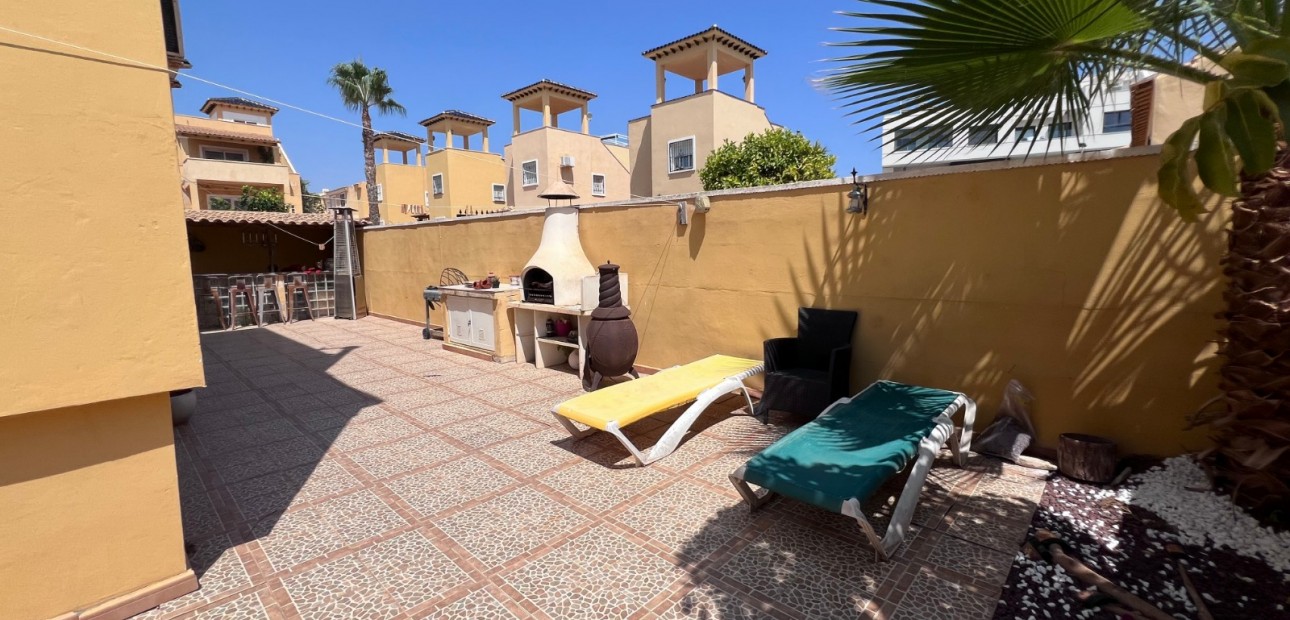 Sale - Townhouse -
Orihuela - Villamartin