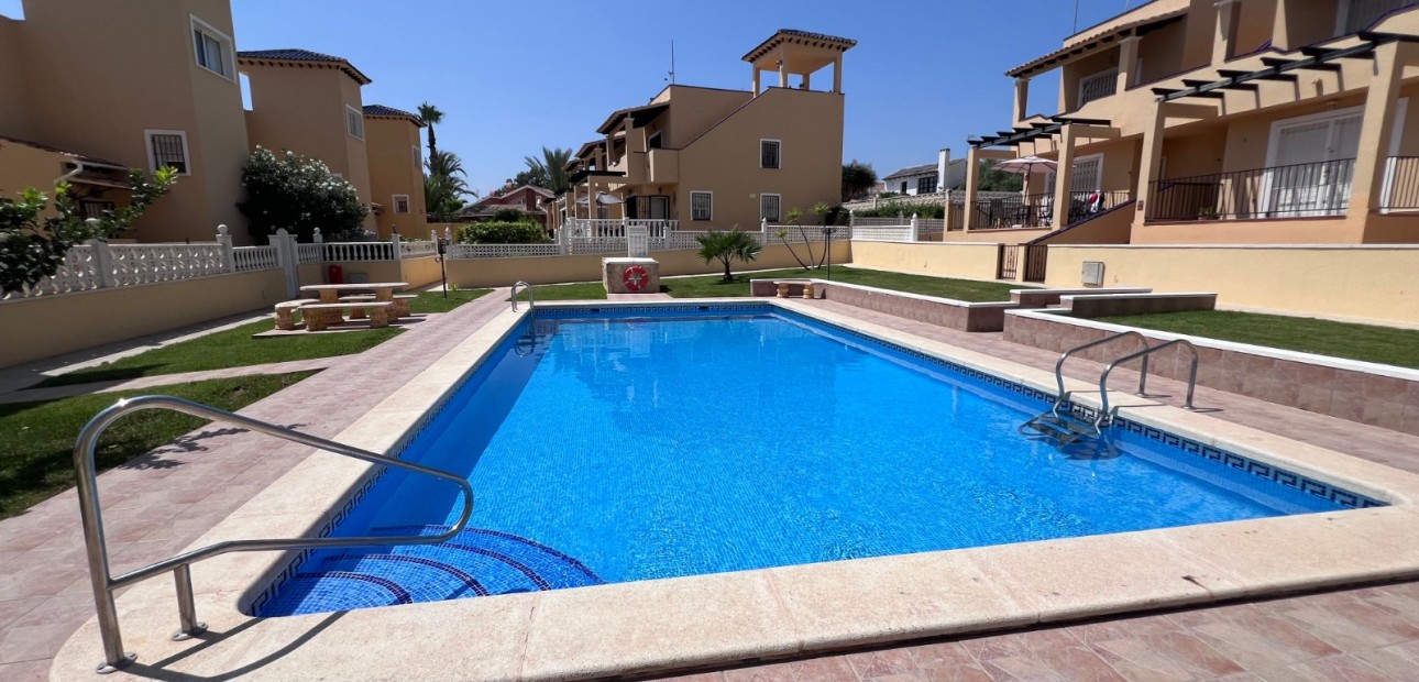 Sale - Townhouse -
Orihuela - Villamartin