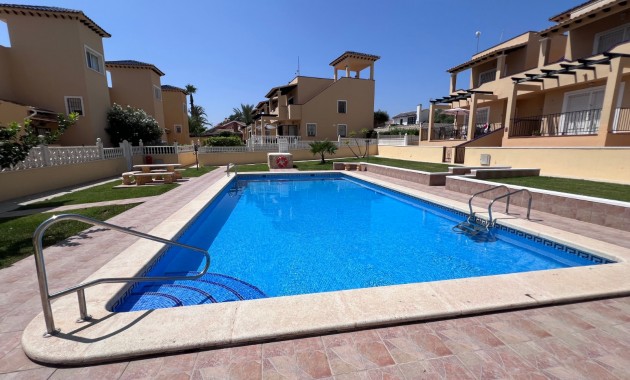 Sale - Townhouse -
Orihuela - Villamartin