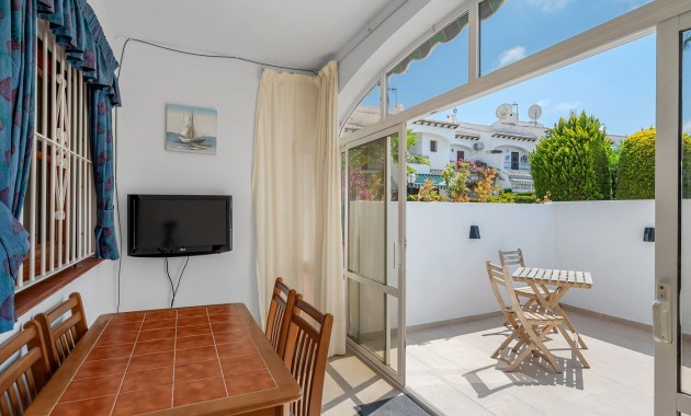 Sale - Townhouse -
Torrevieja - Lago jardin