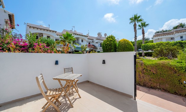 Sale - Townhouse -
Torrevieja - Lago jardin