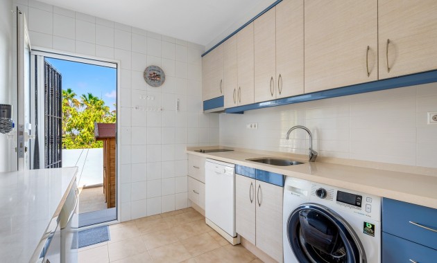 Sale - Townhouse -
Torrevieja - Lago jardin