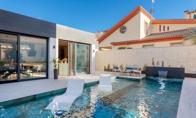 Sale - Villa -
Jacarilla