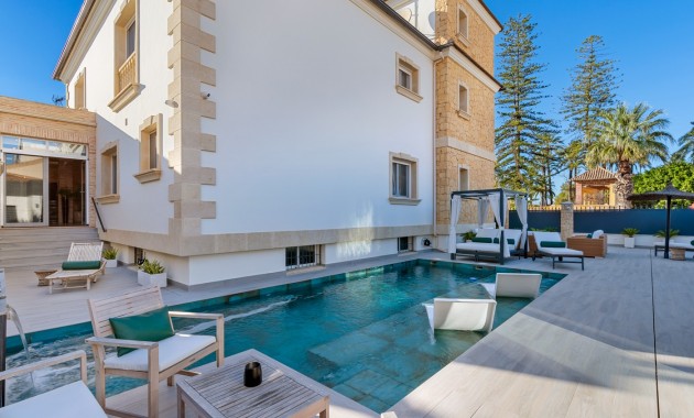 Sale - Villa -
Jacarilla