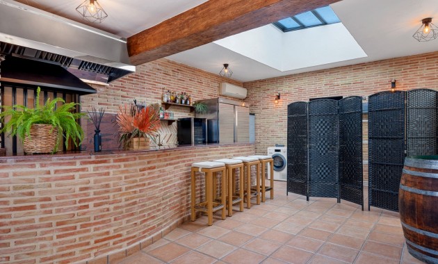 Sale - Villa -
Jacarilla