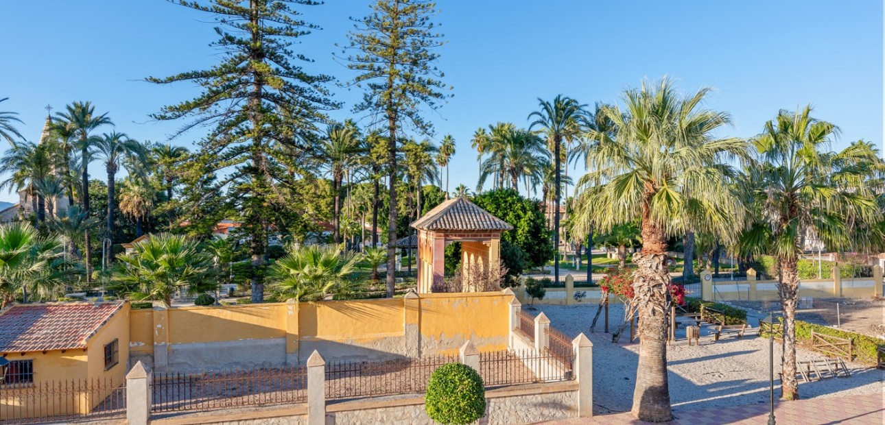 Sale - Villa -
Jacarilla
