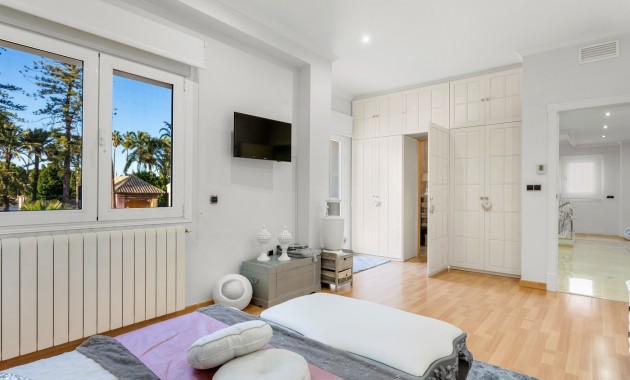 Sale - Villa -
Jacarilla