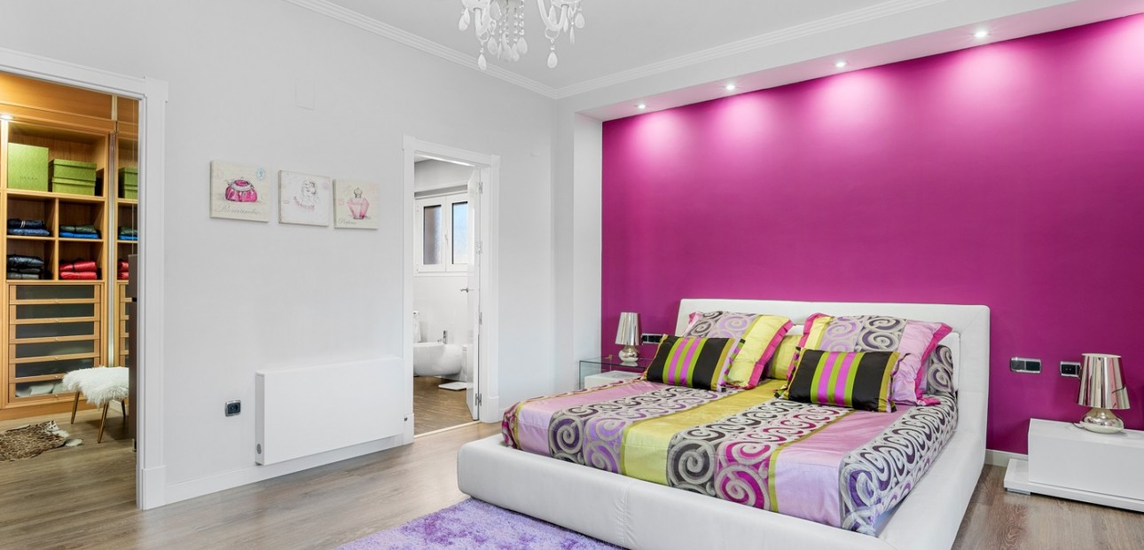 Sale - Villa -
Jacarilla