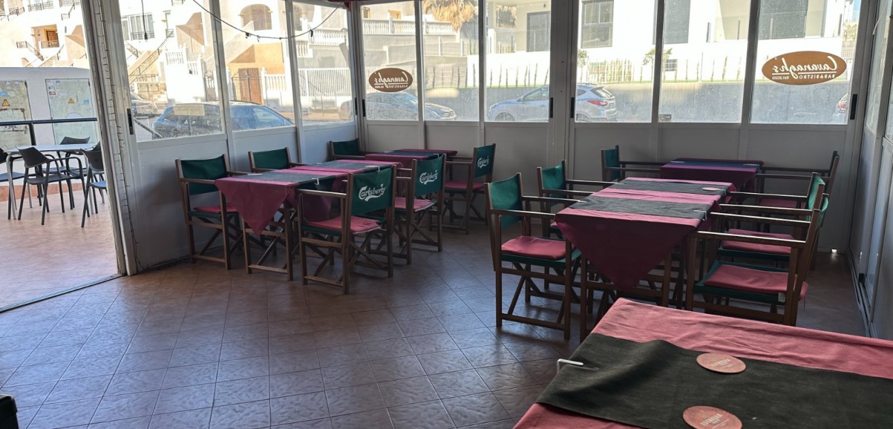 Herverkoop - Business for sale -
Orihuela - Entre Naranjos Vistabella