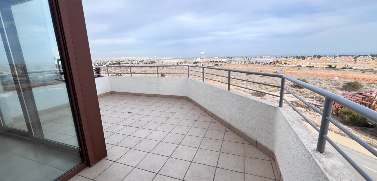 Venta - Apartamento / piso -
Lomas de Campoamor