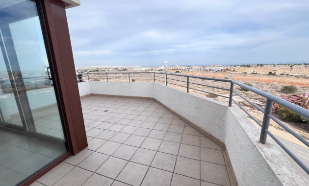 Venta - Apartamento / piso -
Lomas de Campoamor