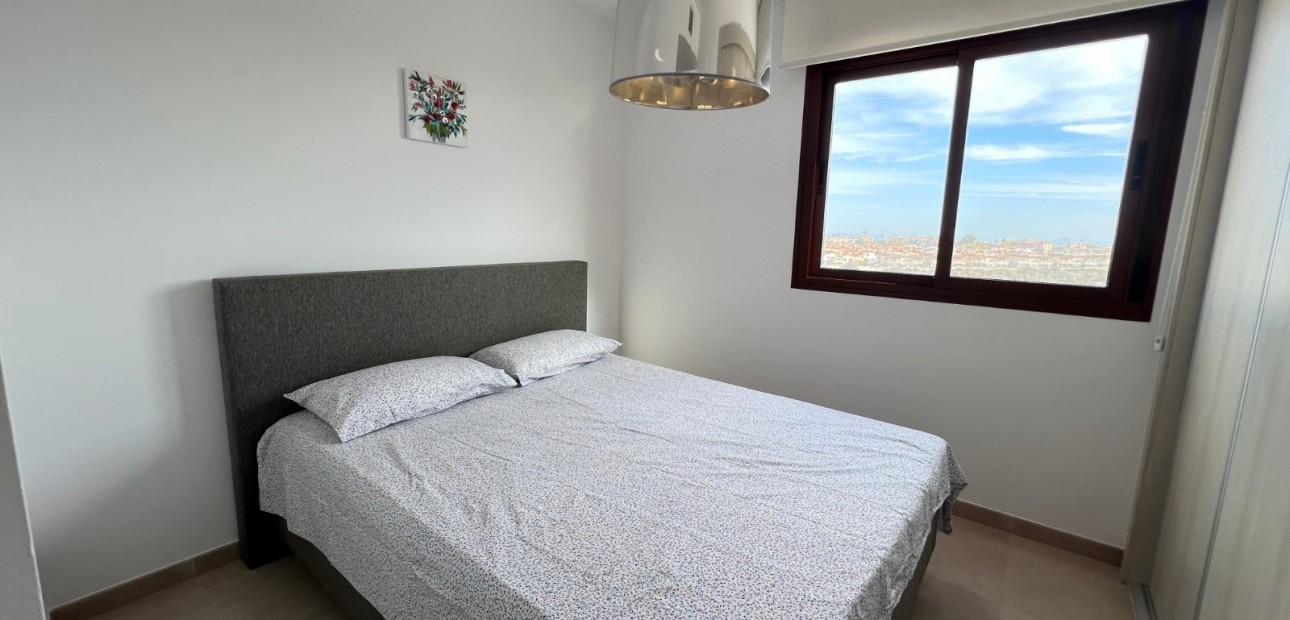 Venta - Apartamento / piso -
Lomas de Campoamor