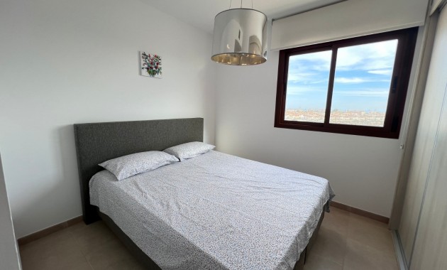 Venta - Apartamento / piso -
Lomas de Campoamor