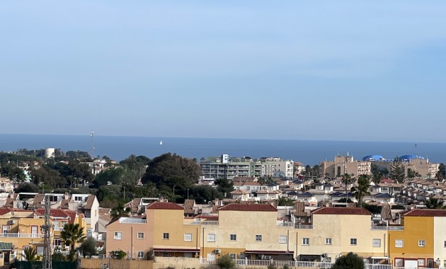 Venta - Apartamento / piso -
Lomas de Campoamor