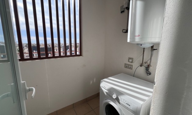 Venta - Apartamento / piso -
Lomas de Campoamor