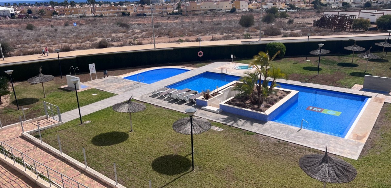 Venta - Apartamento / piso -
Lomas de Campoamor