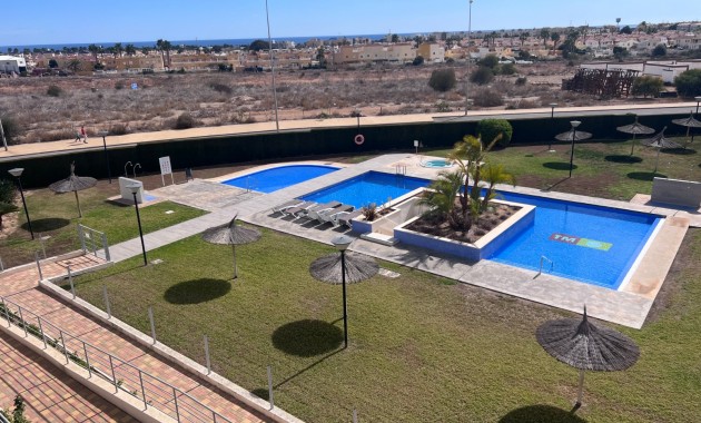 Venta - Apartamento / piso -
Lomas de Campoamor