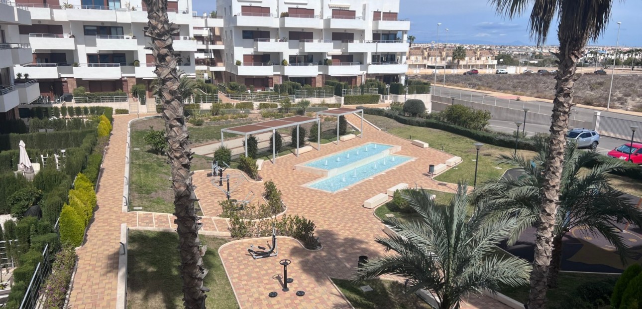 Venta - Apartamento / piso -
Lomas de Campoamor