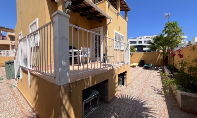 Sale - Townhouse -
Orihuela - Villamartin