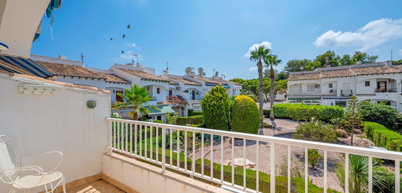 Herverkoop - Herenhuis -
Torrevieja - Lago jardin