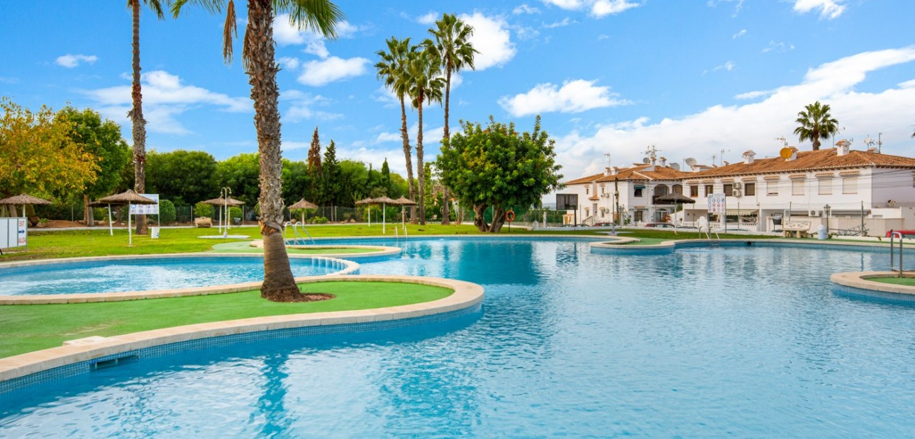 Venta - Adosado -
Torrevieja - Lago jardin