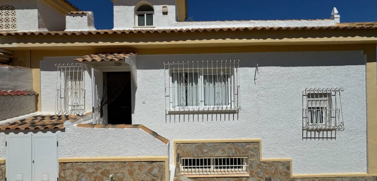 Sale - Villa -
Ciudad Quesada - La marquesa