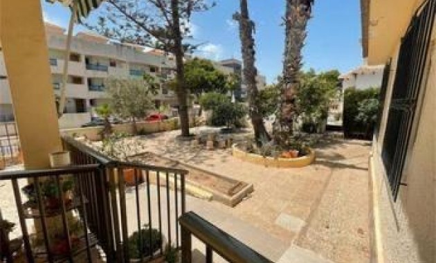 Venta - Terraced house -
Torrevieja - Torretas