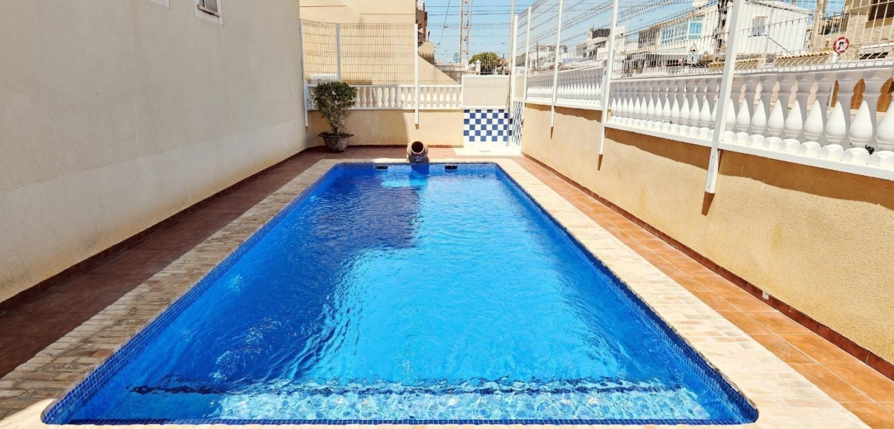 Herverkoop - Villa -
Torrevieja - Cabo cervera