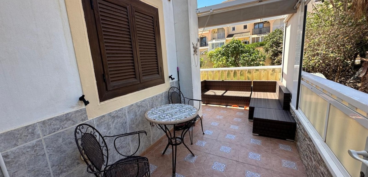 Sale - Apartment / flat -
Orihuela - Playa Flamenca