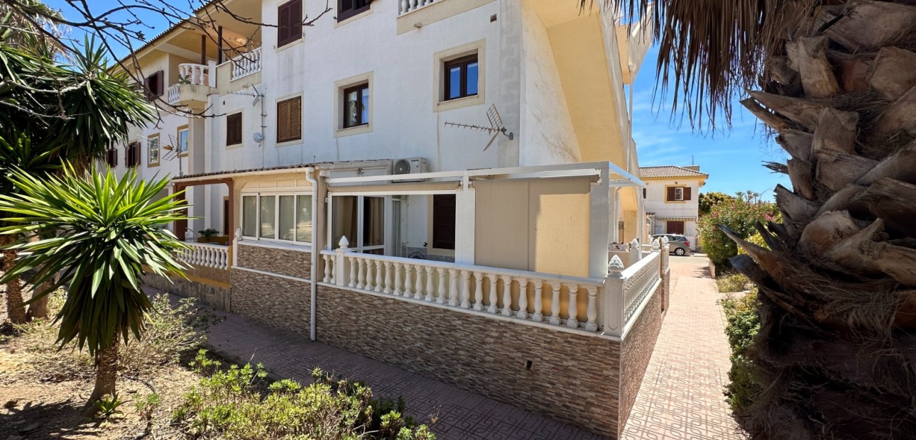 Venta - Apartamento / piso -
Orihuela - Playa Flamenca