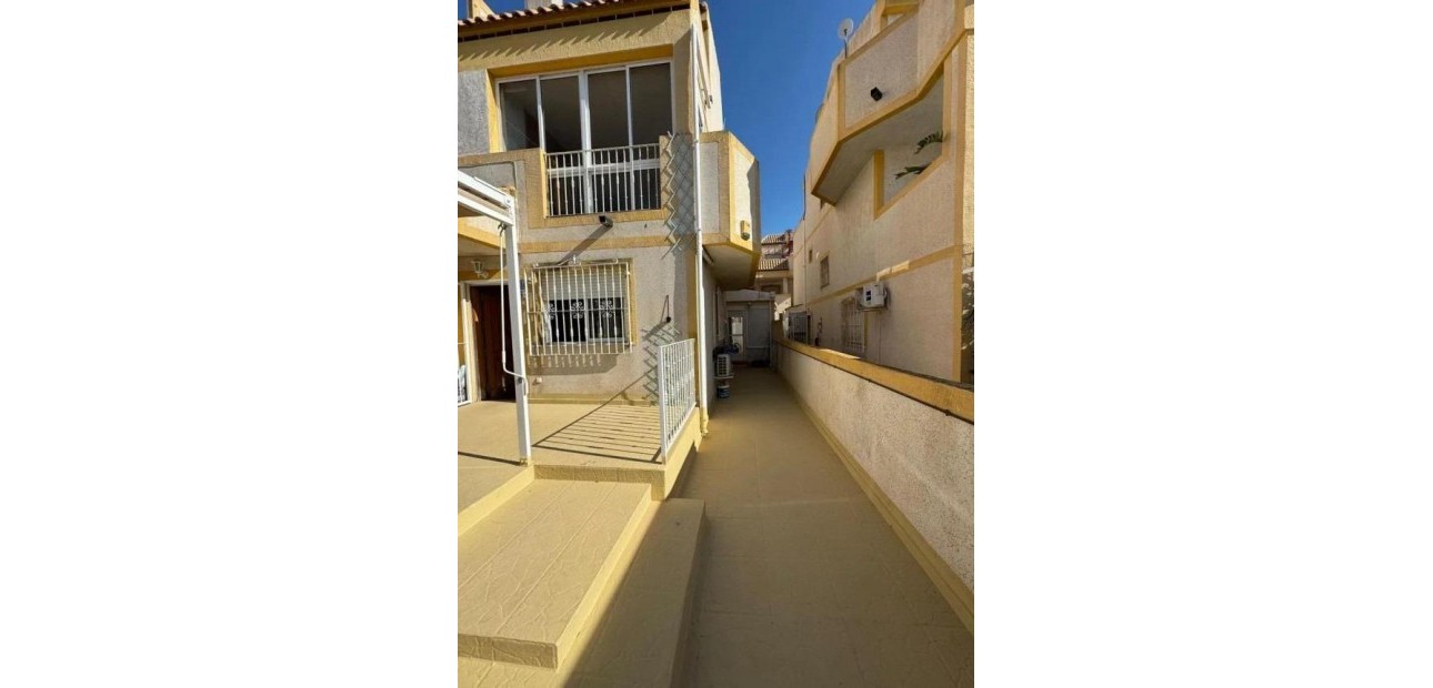 Venta - Semi -
Orihuela Costa - La Florida