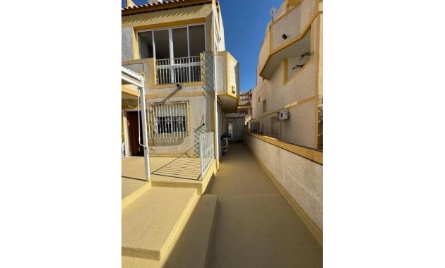 Sale - Semi -
Orihuela Costa - La Florida