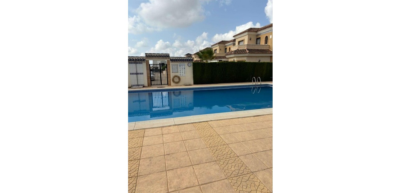 Sale - Villa -
Guardamar del Segura - raso